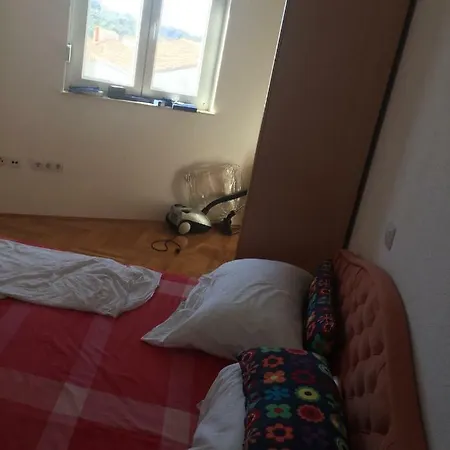 Okrug Gornji Τρογκίρ